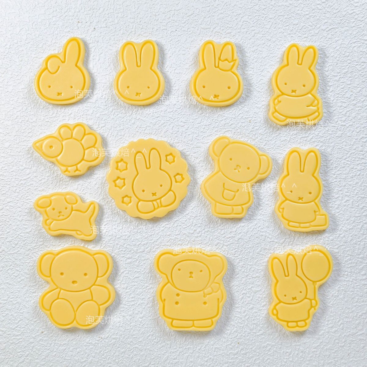 Kitchen Gadgets Oxo - Cute 3D Press Cookie Mold with
